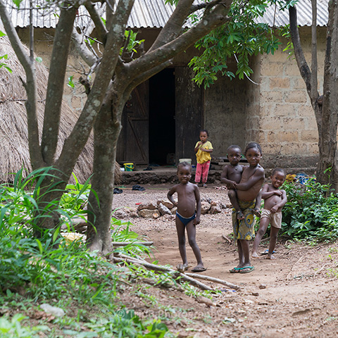 Enfants Peul dans le Fouta Djalon - Photo : © TripB Photography